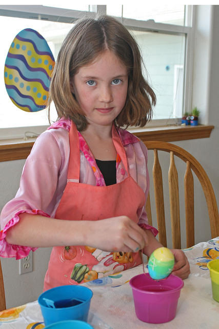 EmilyEasterEgg2009_sm