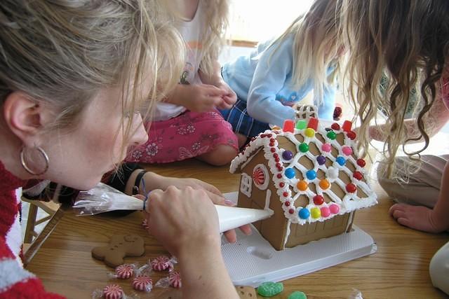 sm_GingerbreadHouse3.JPG